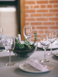 Second-hand wedding plates and glassware